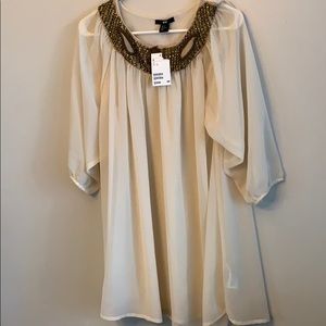 H&M . Women blouse size 6